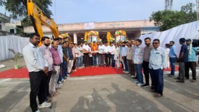महापौर प्रहलाद पटेल ने किया नवीन 1 पोकलेन व 2 जेसीबी का लोकार्पण